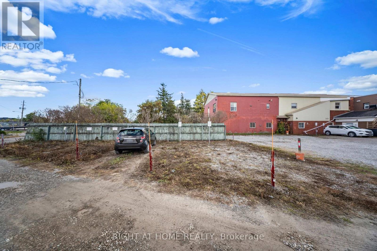 28-30 KING STREET W - 24
