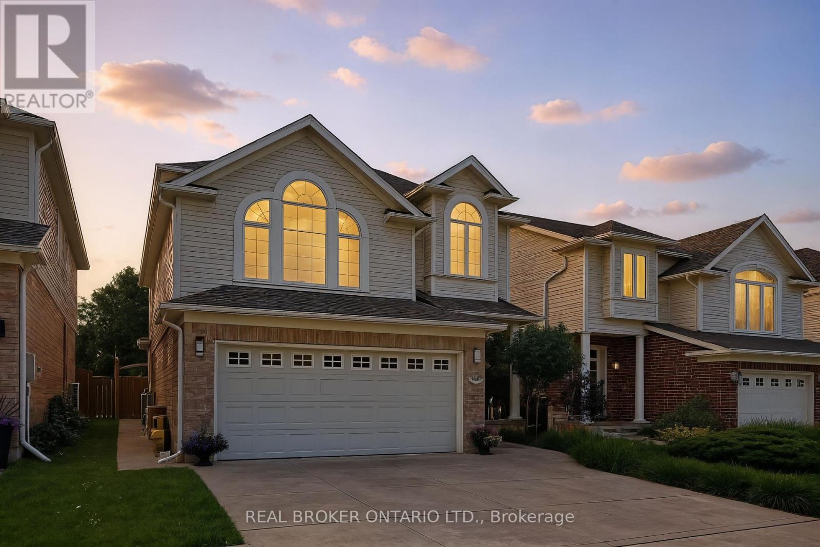 35 DUBRICK CRESCENT - 1