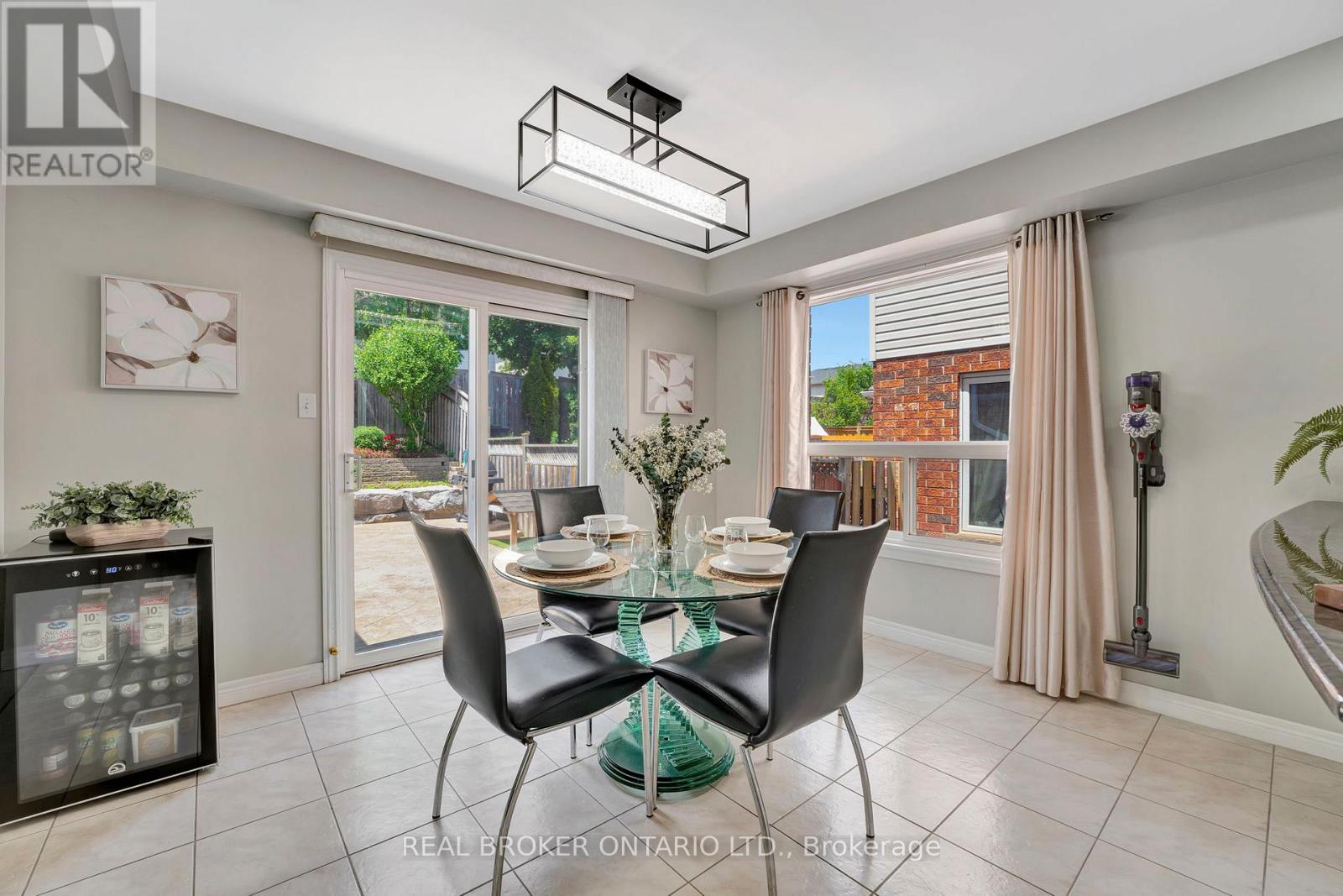 35 DUBRICK CRESCENT - 15