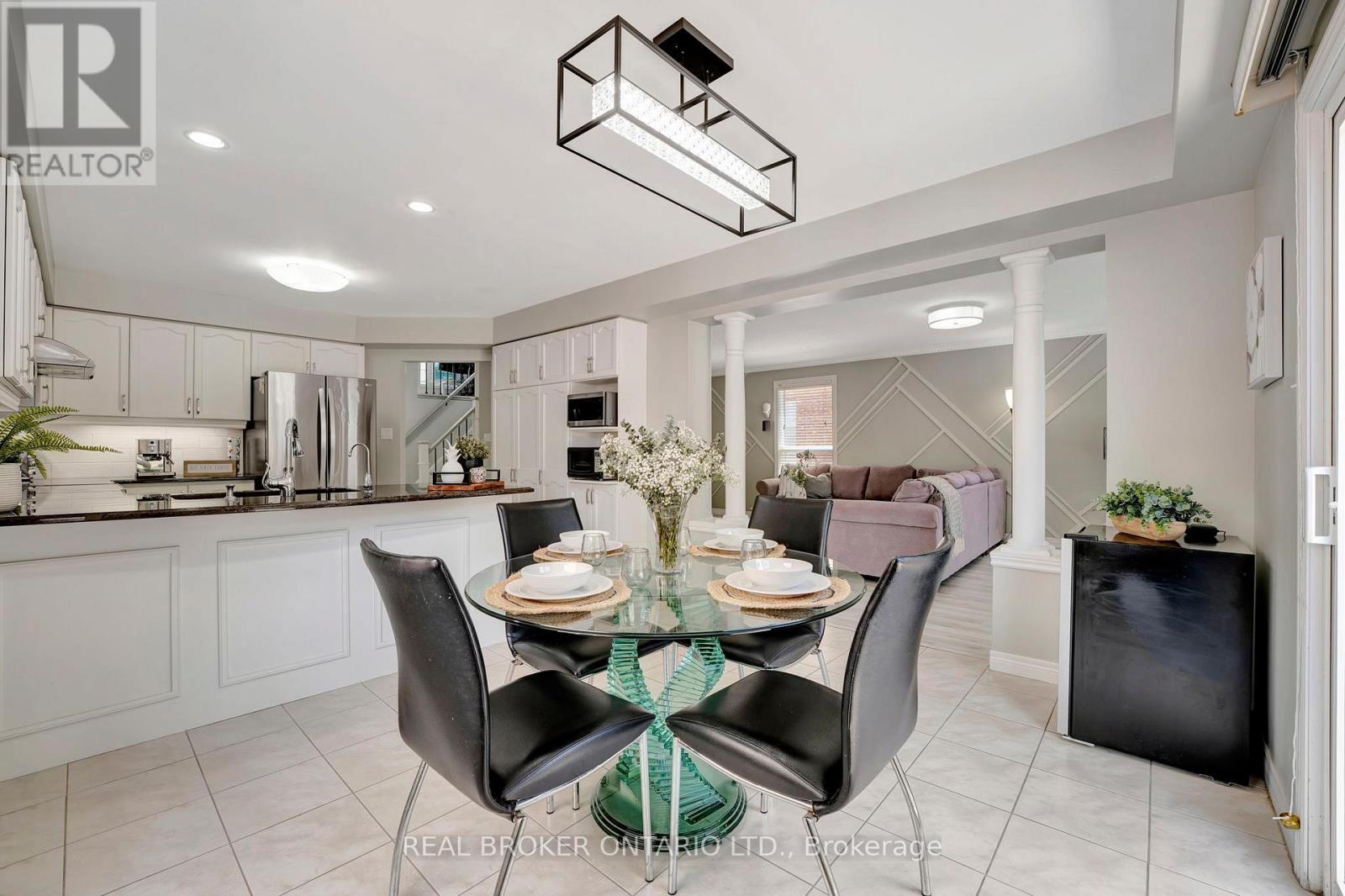 35 DUBRICK CRESCENT - 16