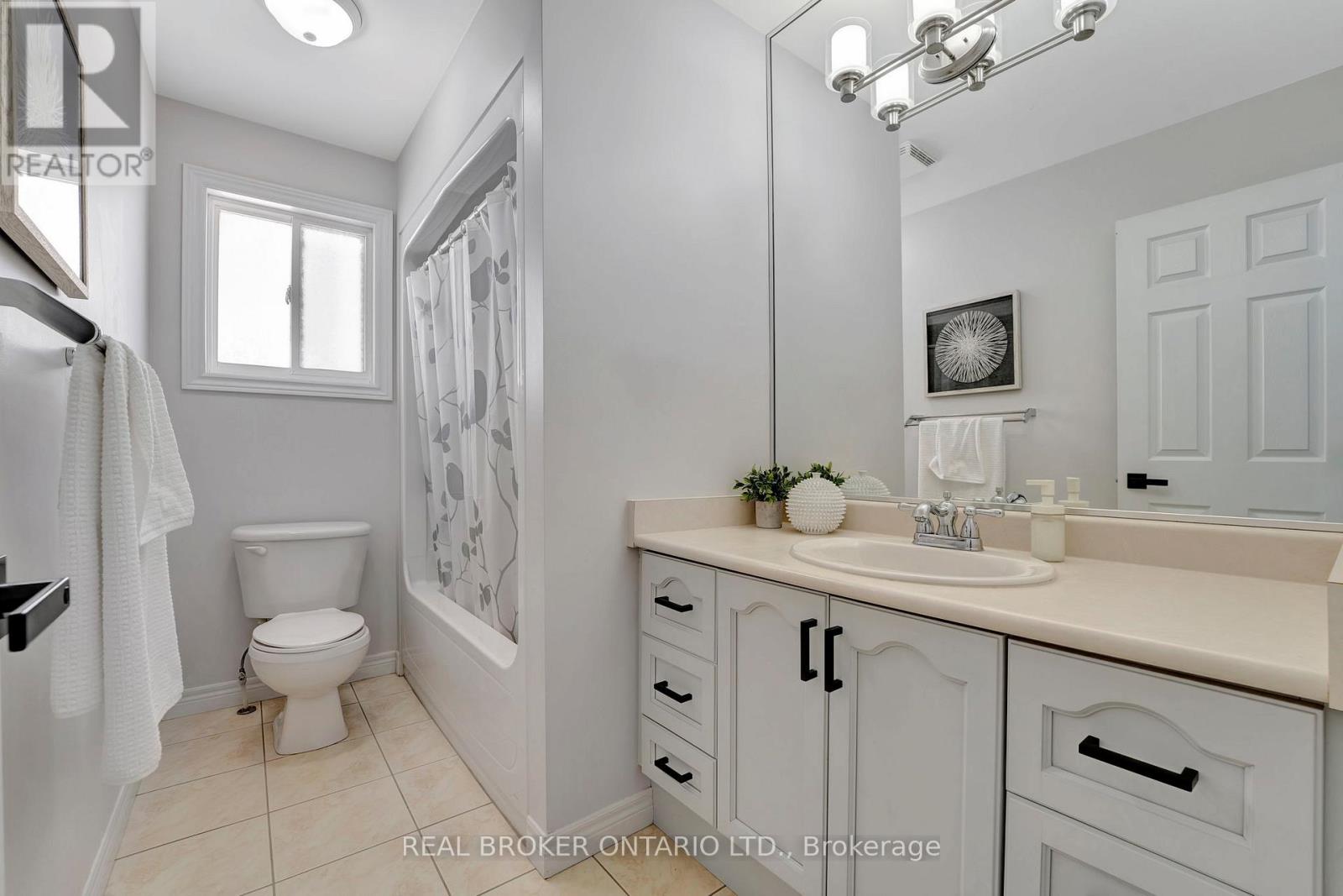 35 DUBRICK CRESCENT - 29