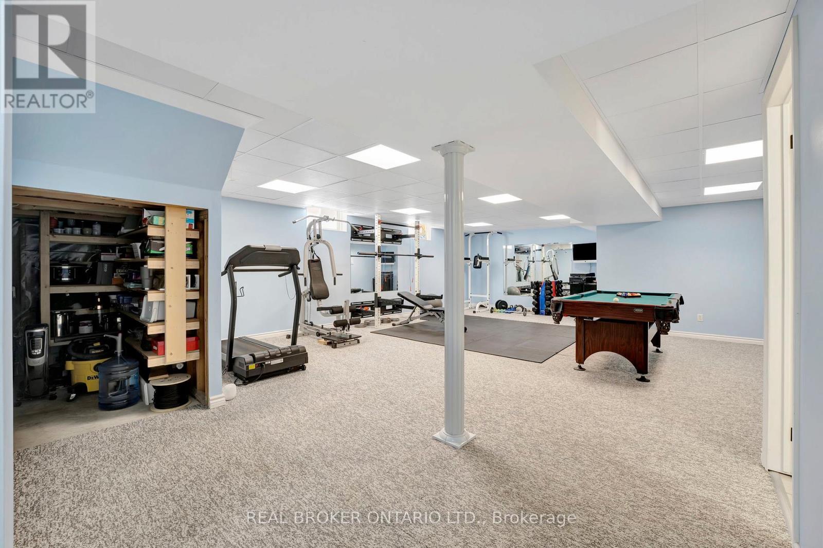 35 DUBRICK CRESCENT - 31