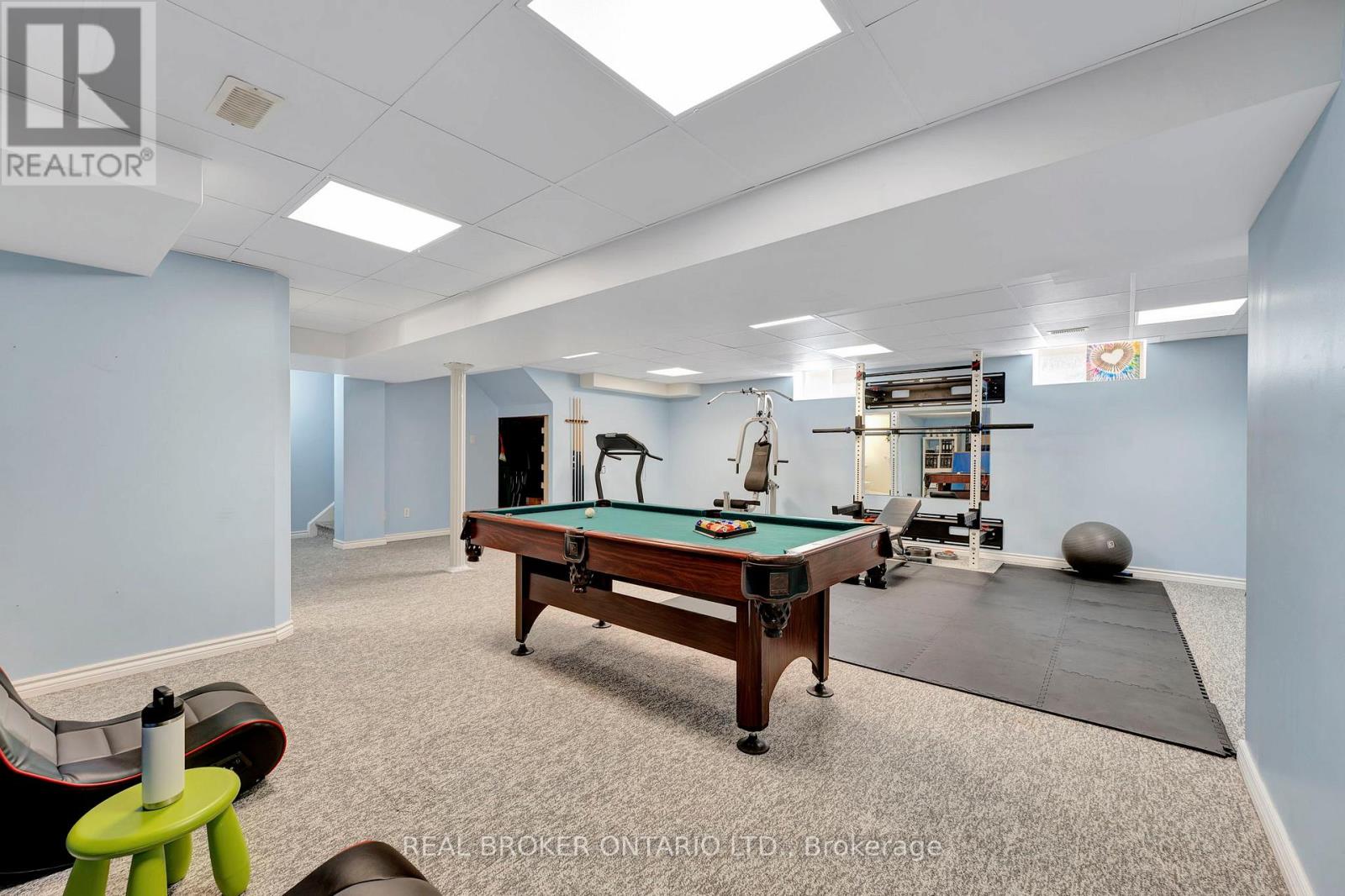 35 DUBRICK CRESCENT - 33