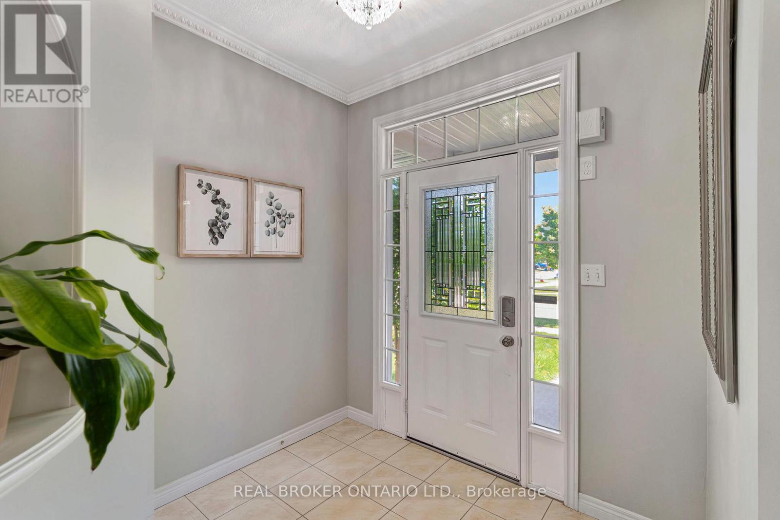 35 DUBRICK CRESCENT - 4