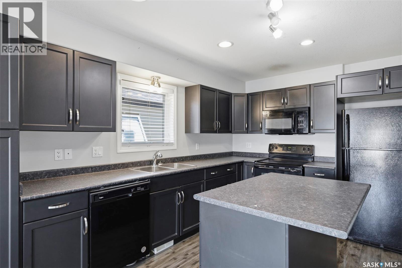 123 Henick CRESCENT - 11
