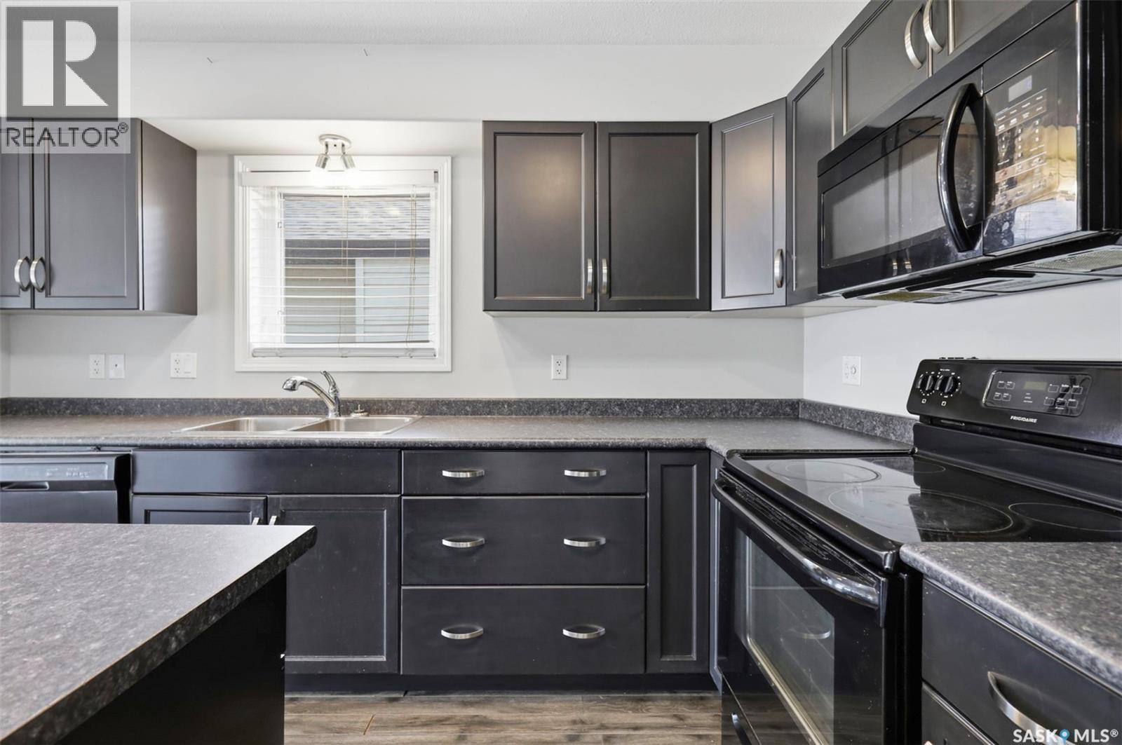 123 Henick CRESCENT - 12