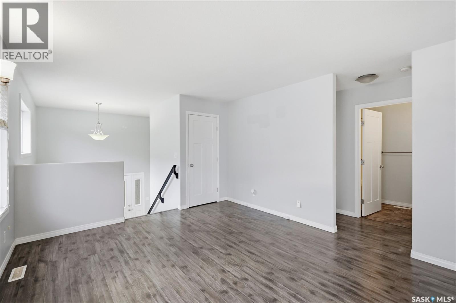 123 Henick CRESCENT - 8