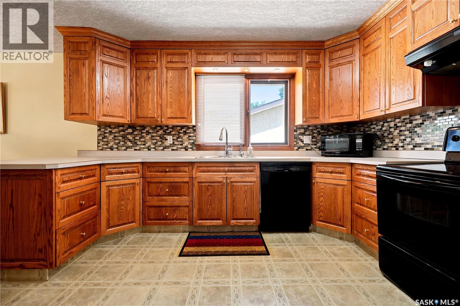 91 Green Meadow ROAD - 5