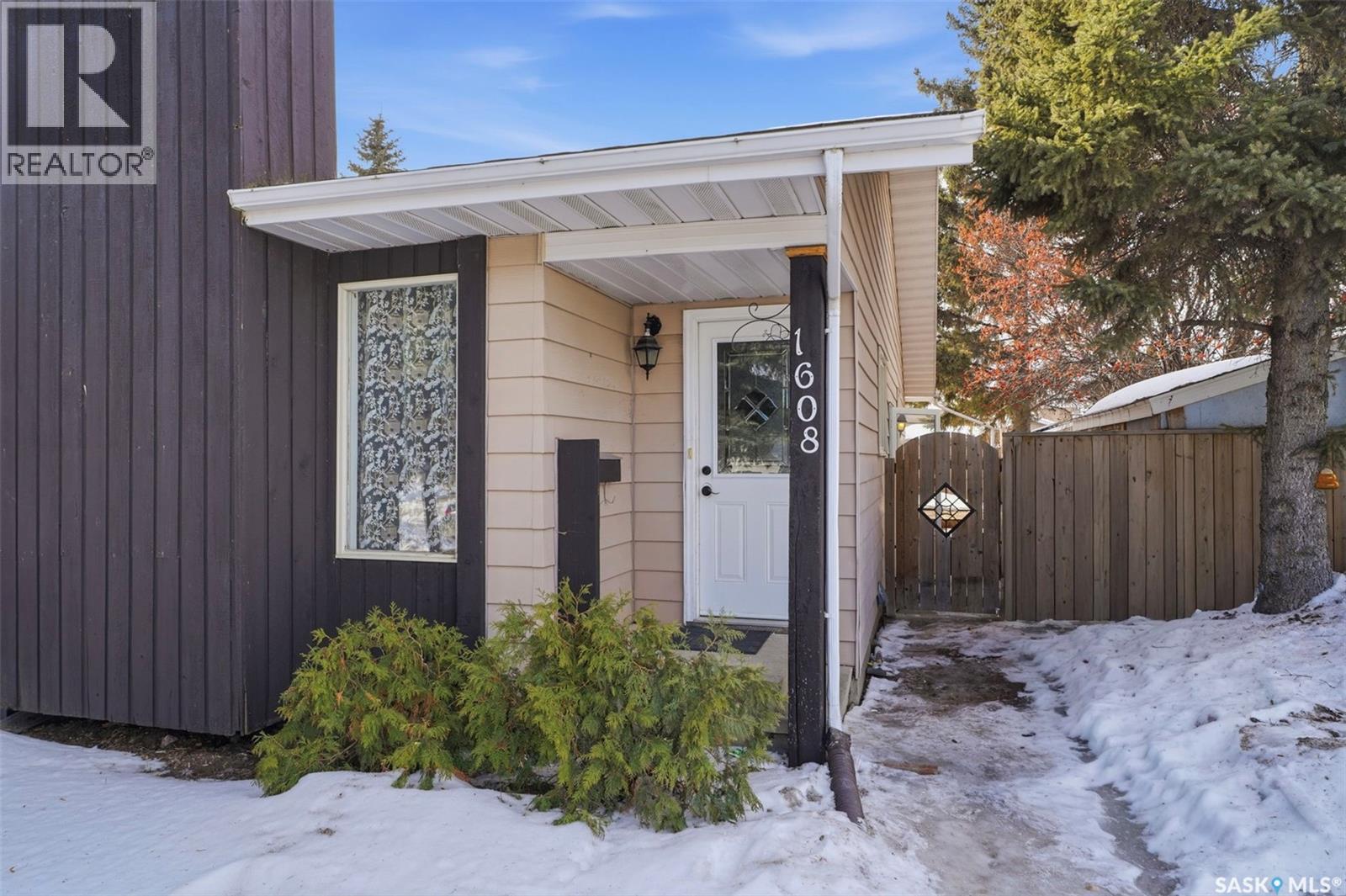 1608 Vickies AVENUE - 1