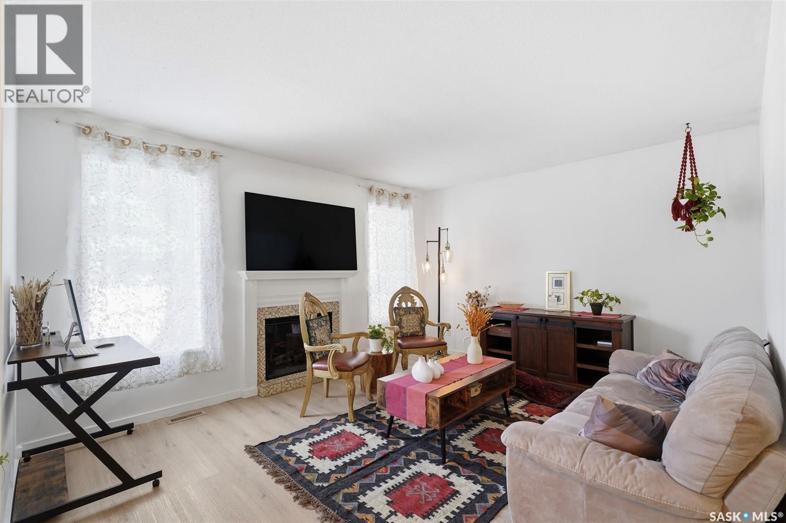 1608 Vickies AVENUE - 2