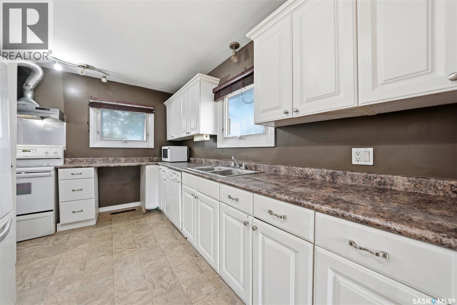 302 U AVENUE N - 11
