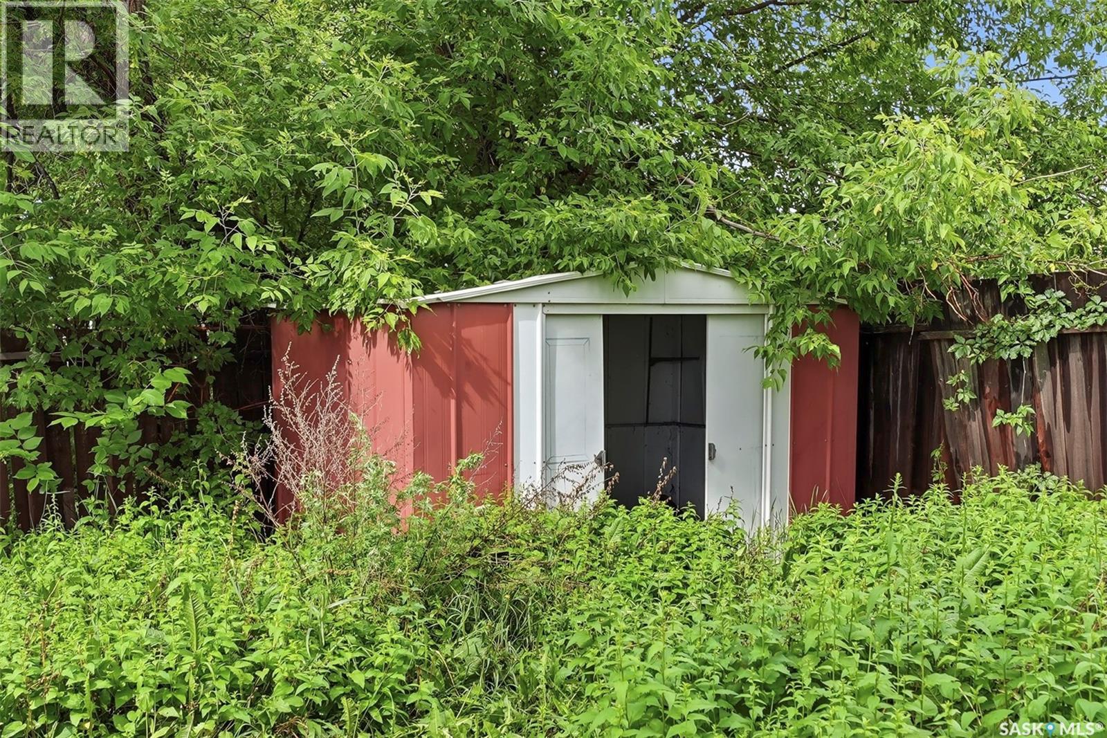 302 U AVENUE N - 32