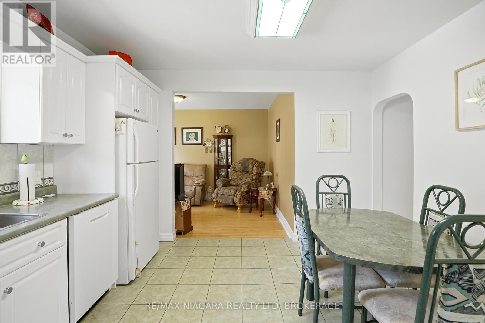 270 MCALPINE AVENUE S - 11