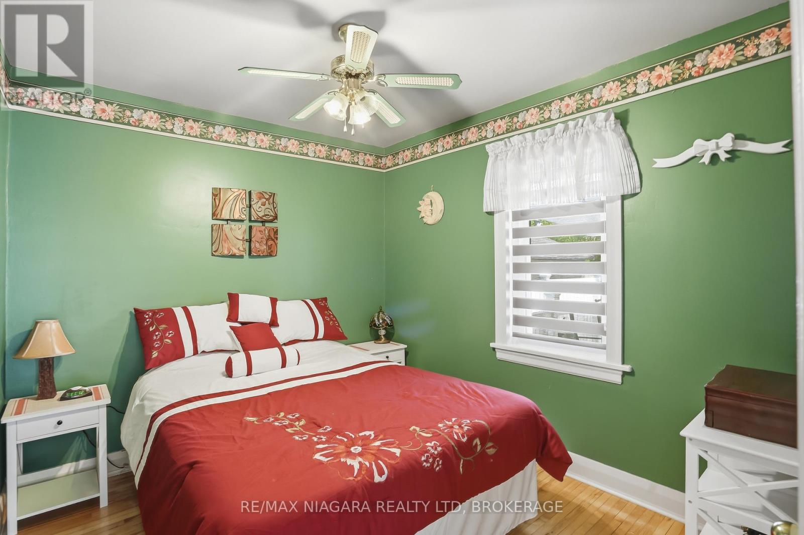 270 MCALPINE AVENUE S - 15