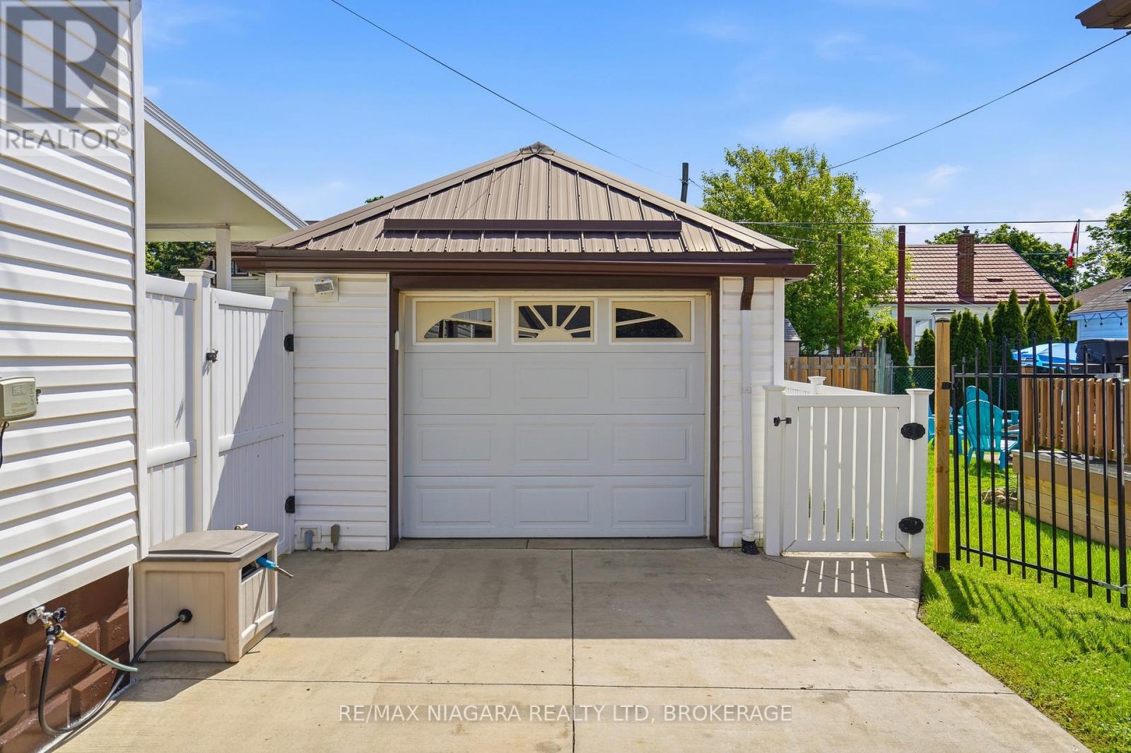 270 MCALPINE AVENUE S - 26