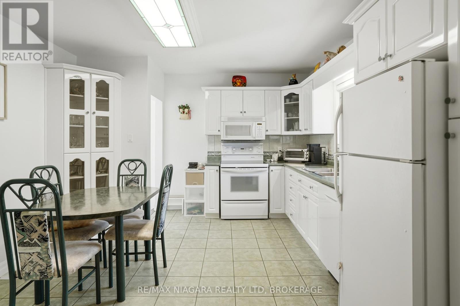 270 MCALPINE AVENUE S - 8