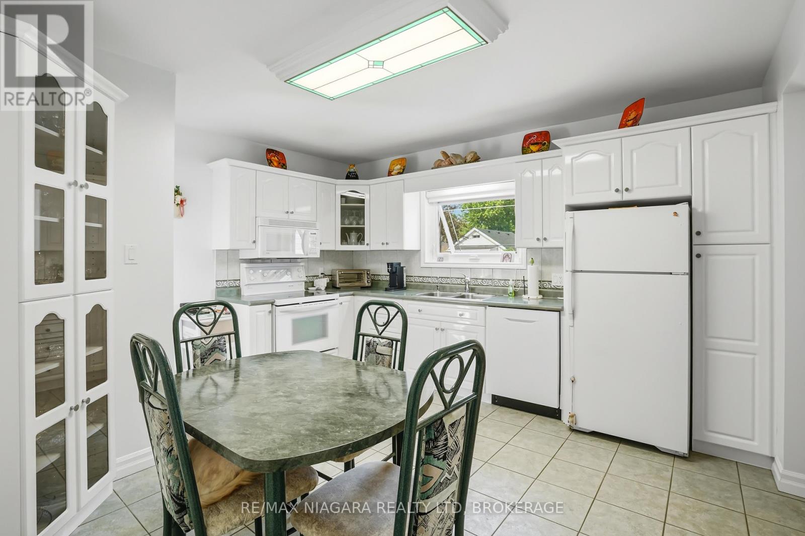 270 MCALPINE AVENUE S - 9