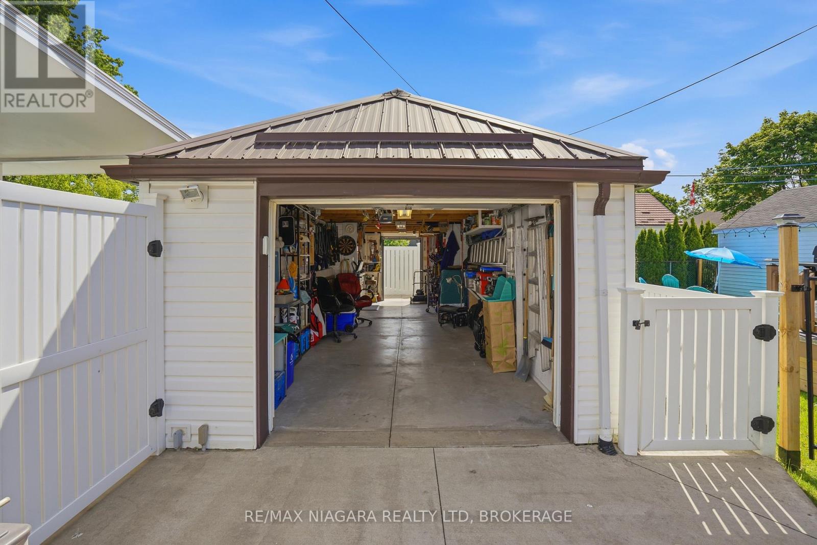 270 MCALPINE AVENUE S - 27
