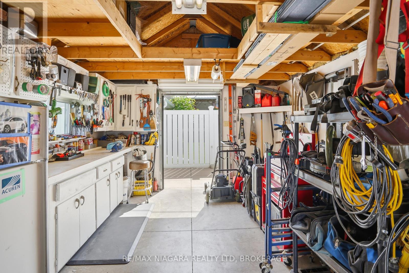 270 MCALPINE AVENUE S - 29