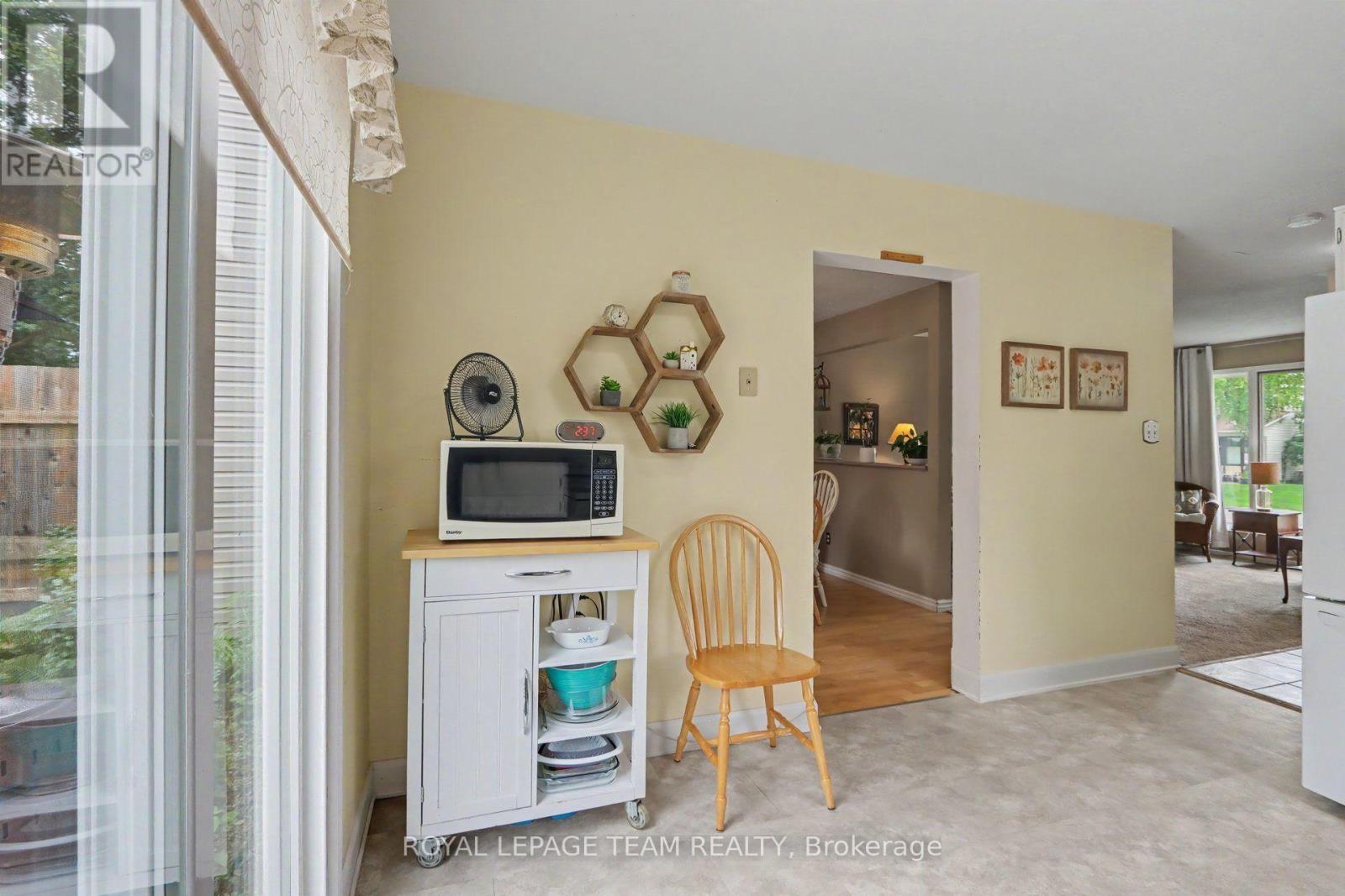 95 SEABROOKE DRIVE - 8