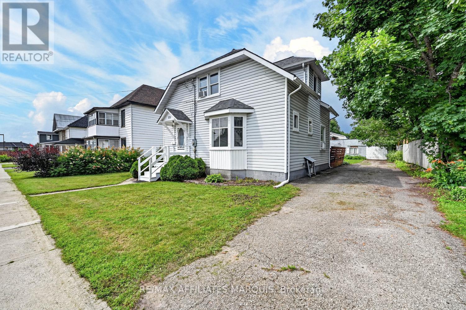 53 SMITHS FALLS AVENUE - 3
