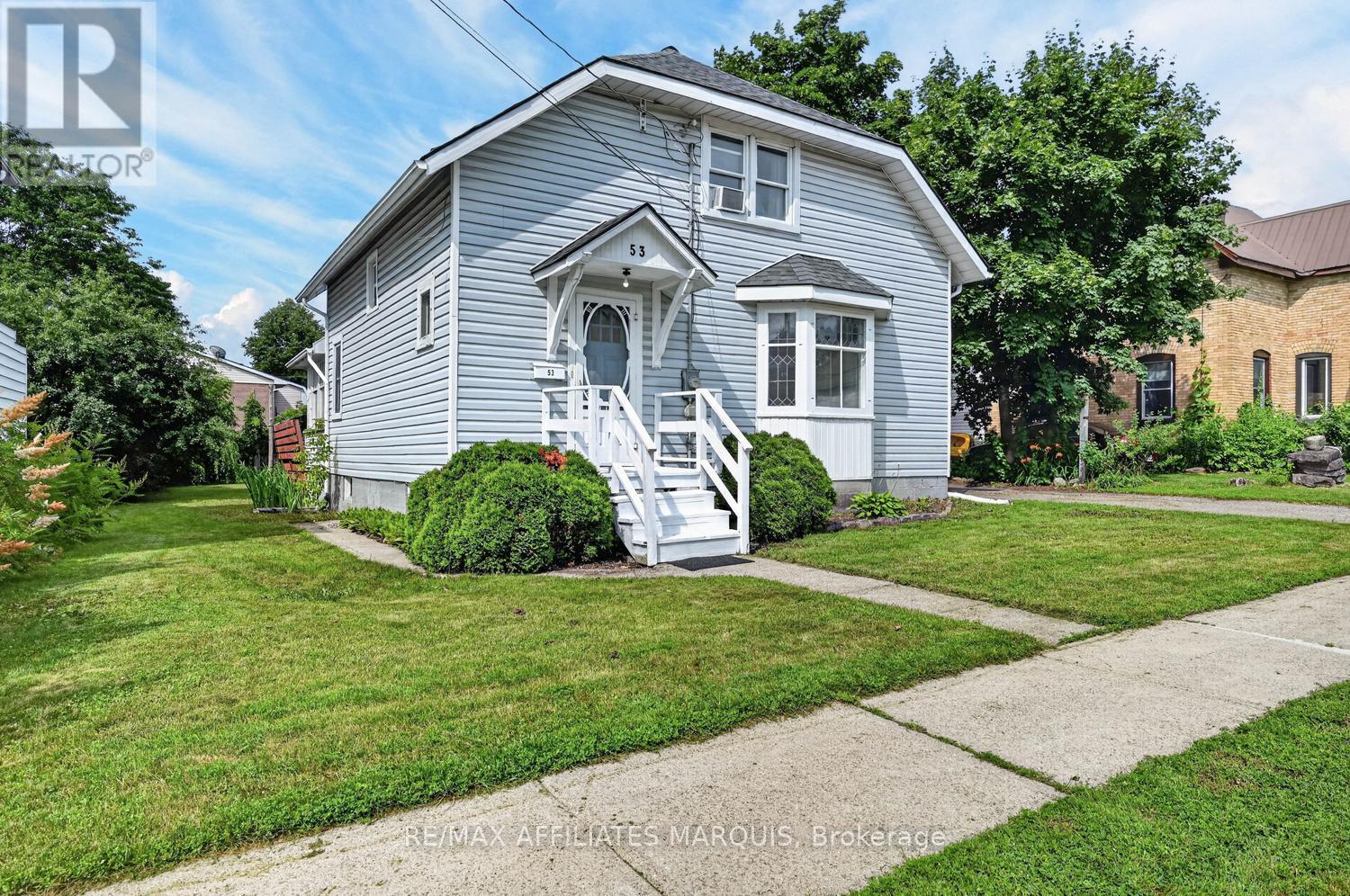 53 SMITHS FALLS AVENUE - 32