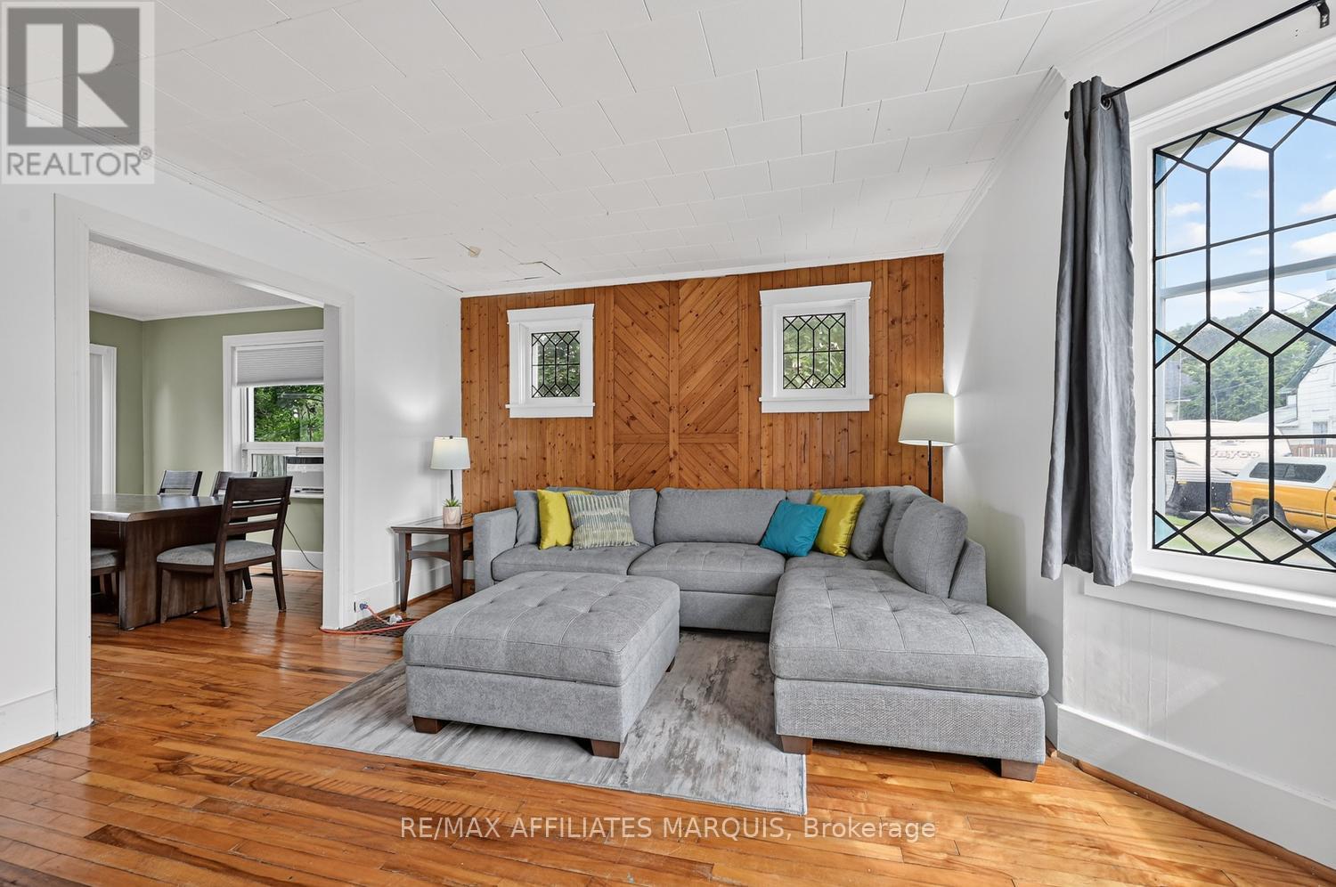 53 SMITHS FALLS AVENUE - 8