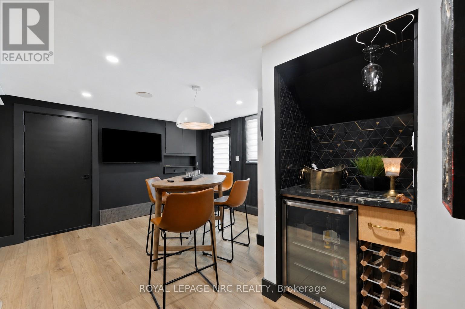 180 WOODSIDE DRIVE - Image 29