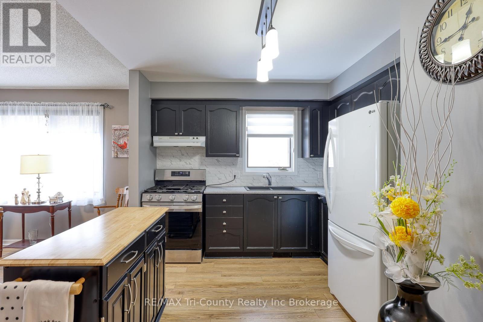 33 WILKINS CRESCENT - Image 4