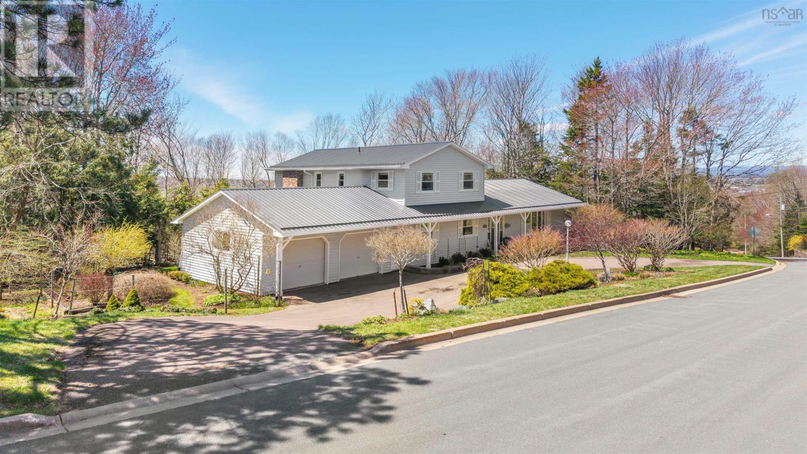 40 FUNDY Drive - 1