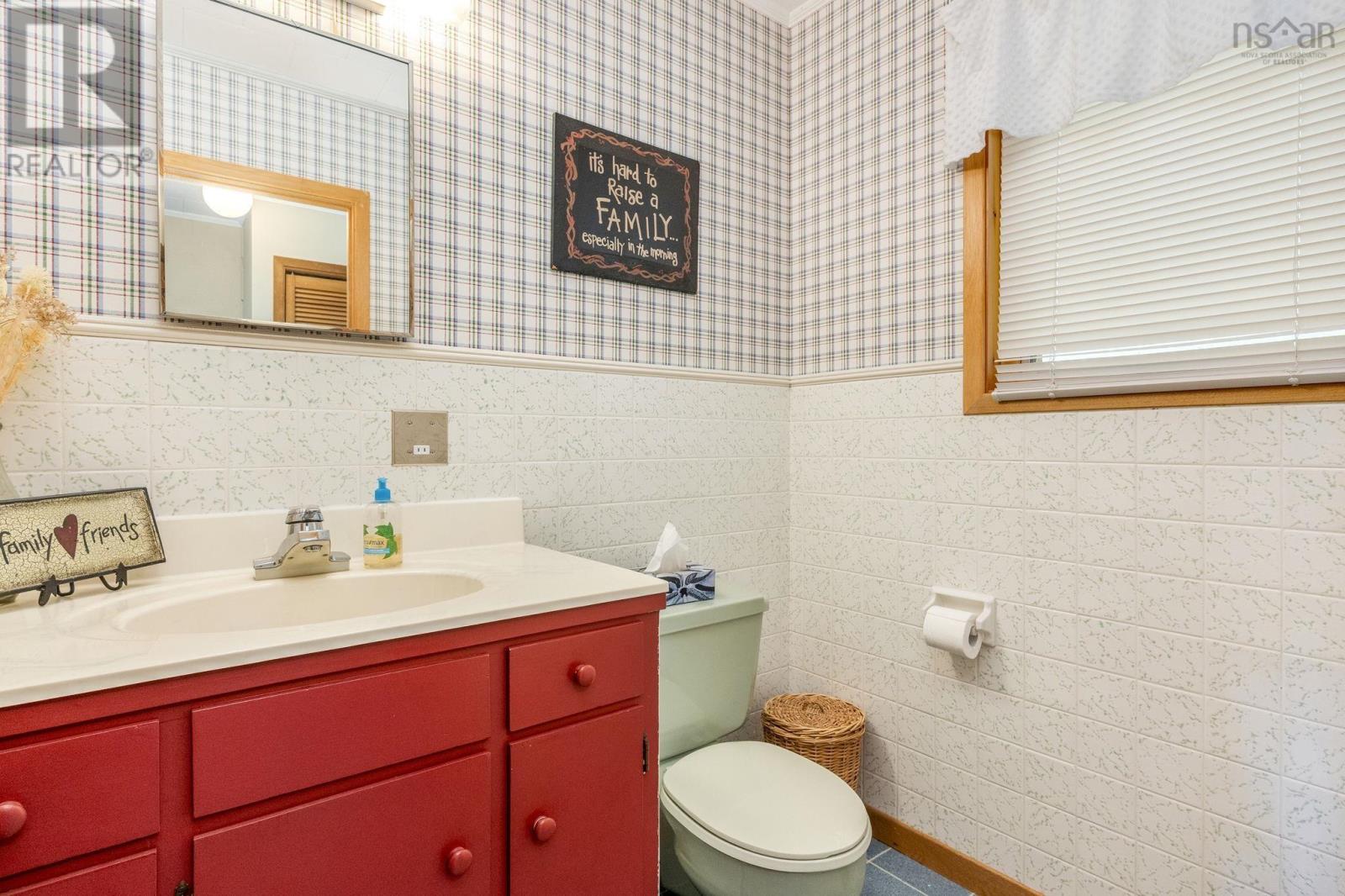 Property 23 of 49 of 260 Phinney Mountain Road