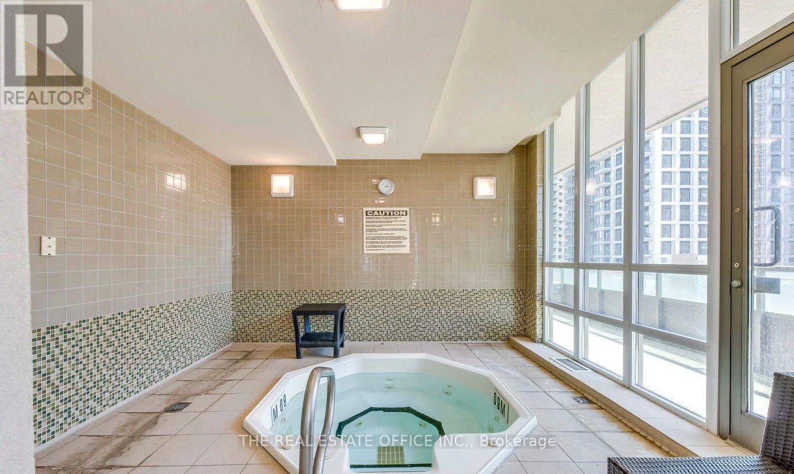 #1502 208 ENFIELD PLACE - 31