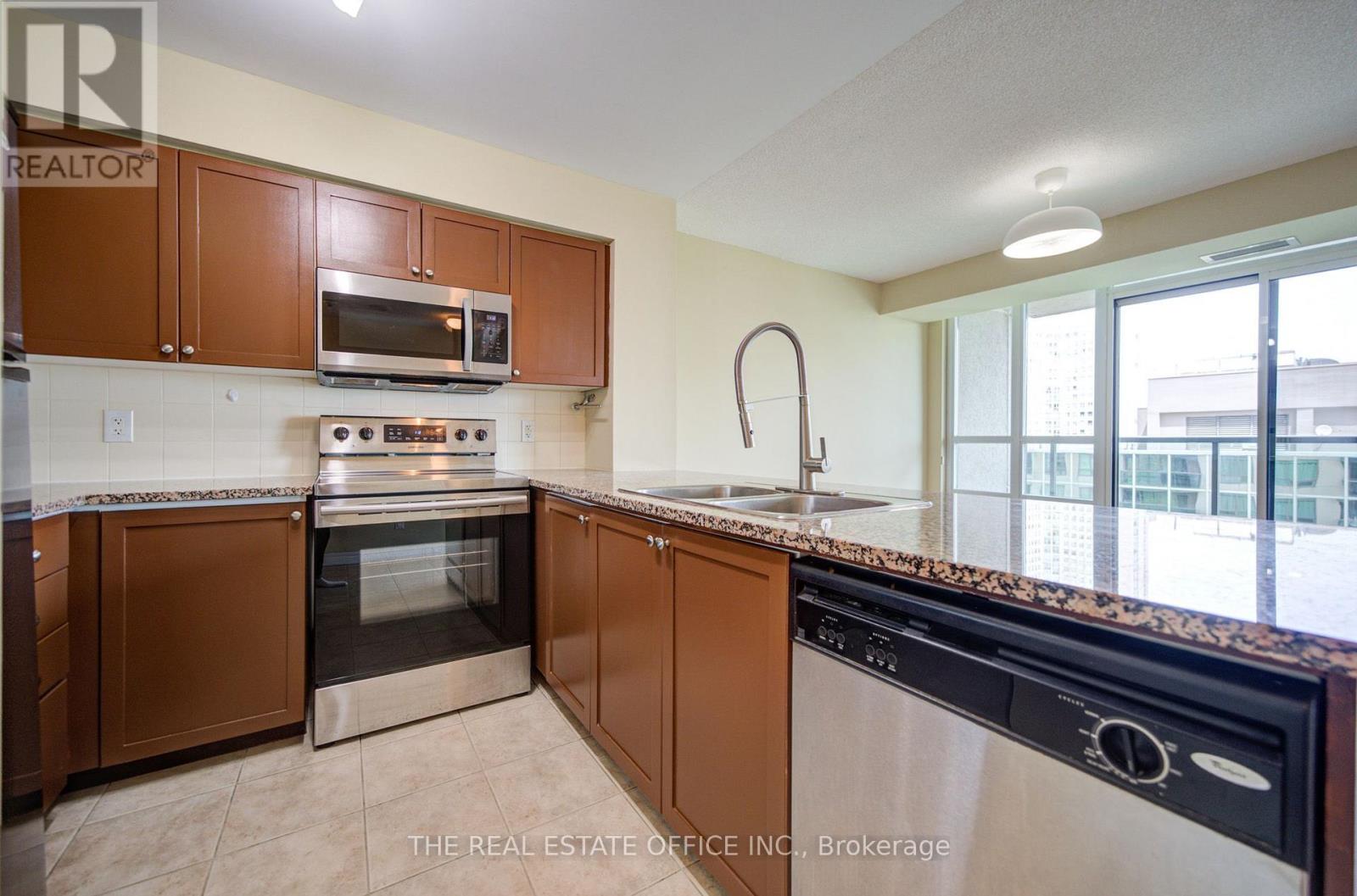 #1502 208 ENFIELD PLACE - 5