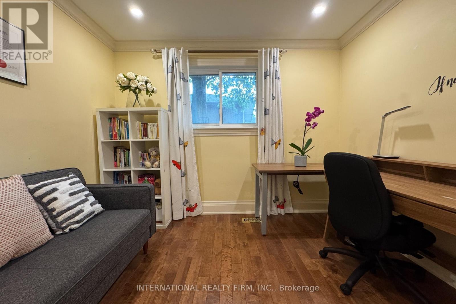 1594 SUNNYCOVE DRIVE - 28