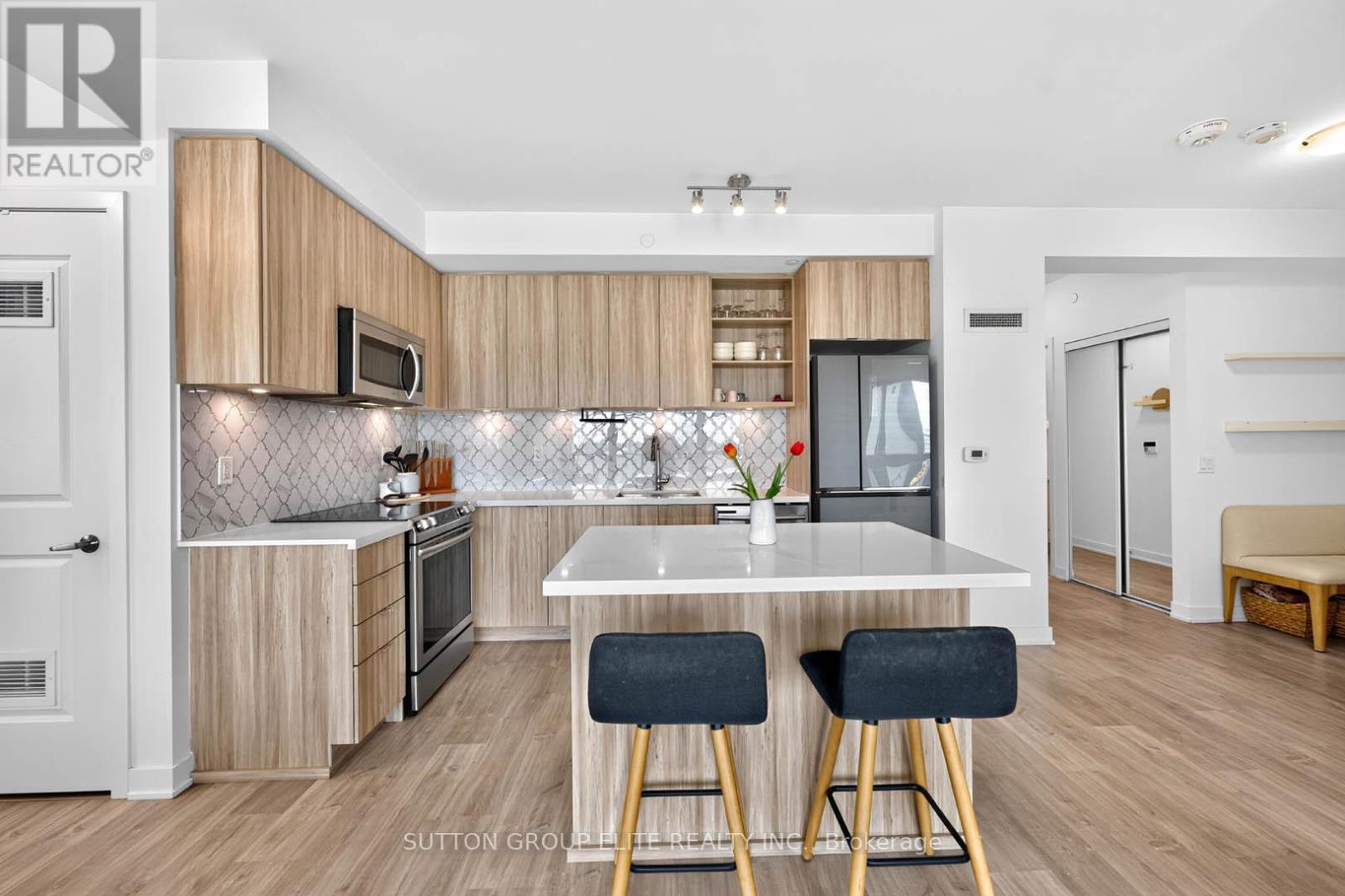 #302 4699 GLEN ERIN DRIVE - Image 9