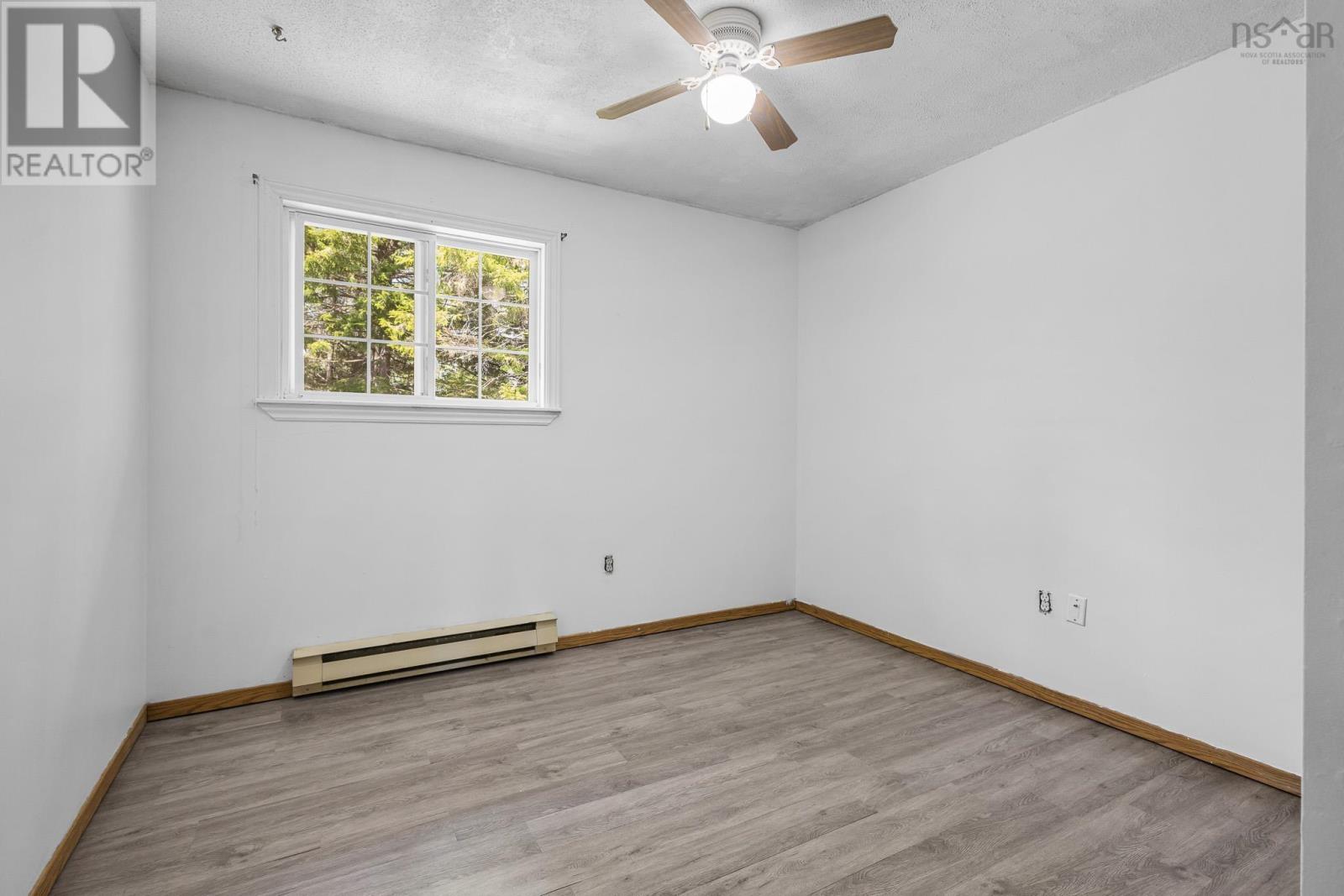 21 Baron Court - 18