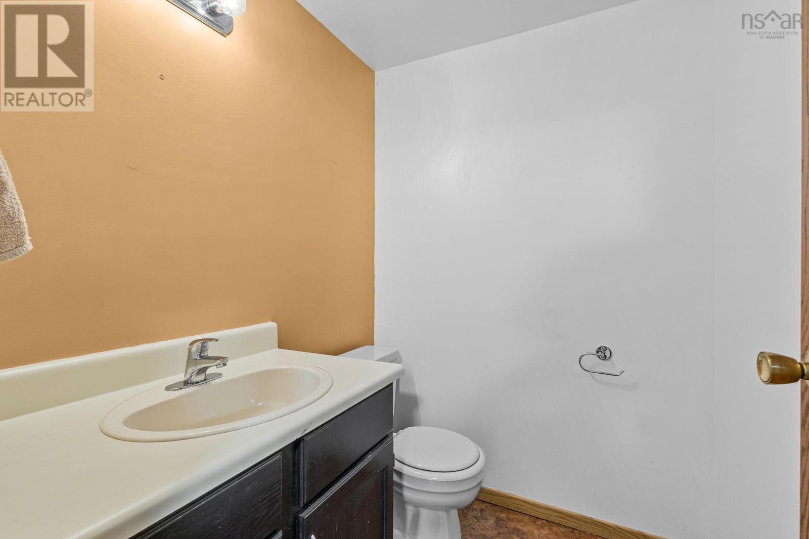 21 Baron Court - 5