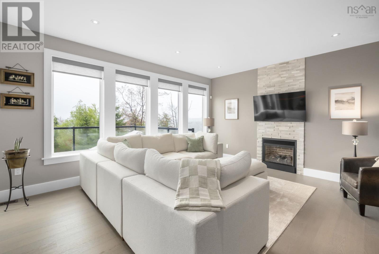 61 Maple Grove Avenue, Brunello Estates - 13