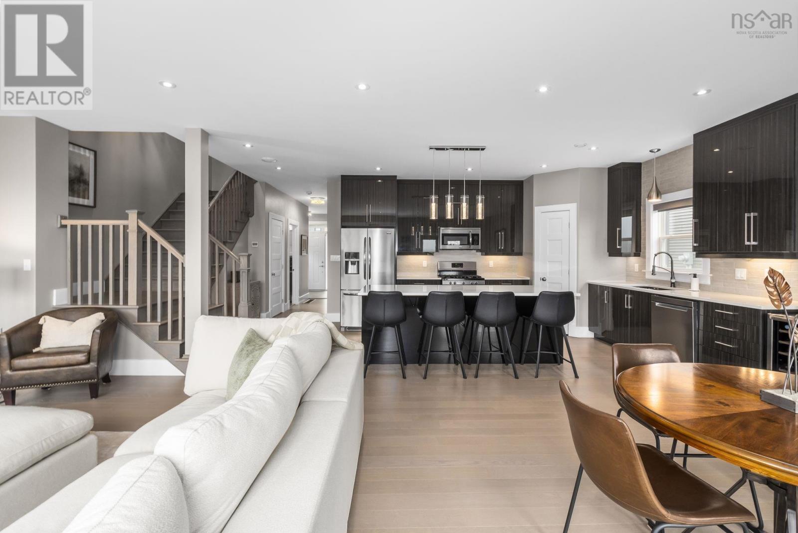 61 Maple Grove Avenue, Brunello Estates - 22