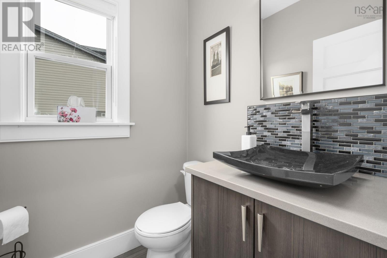 61 Maple Grove Avenue, Brunello Estates - 12