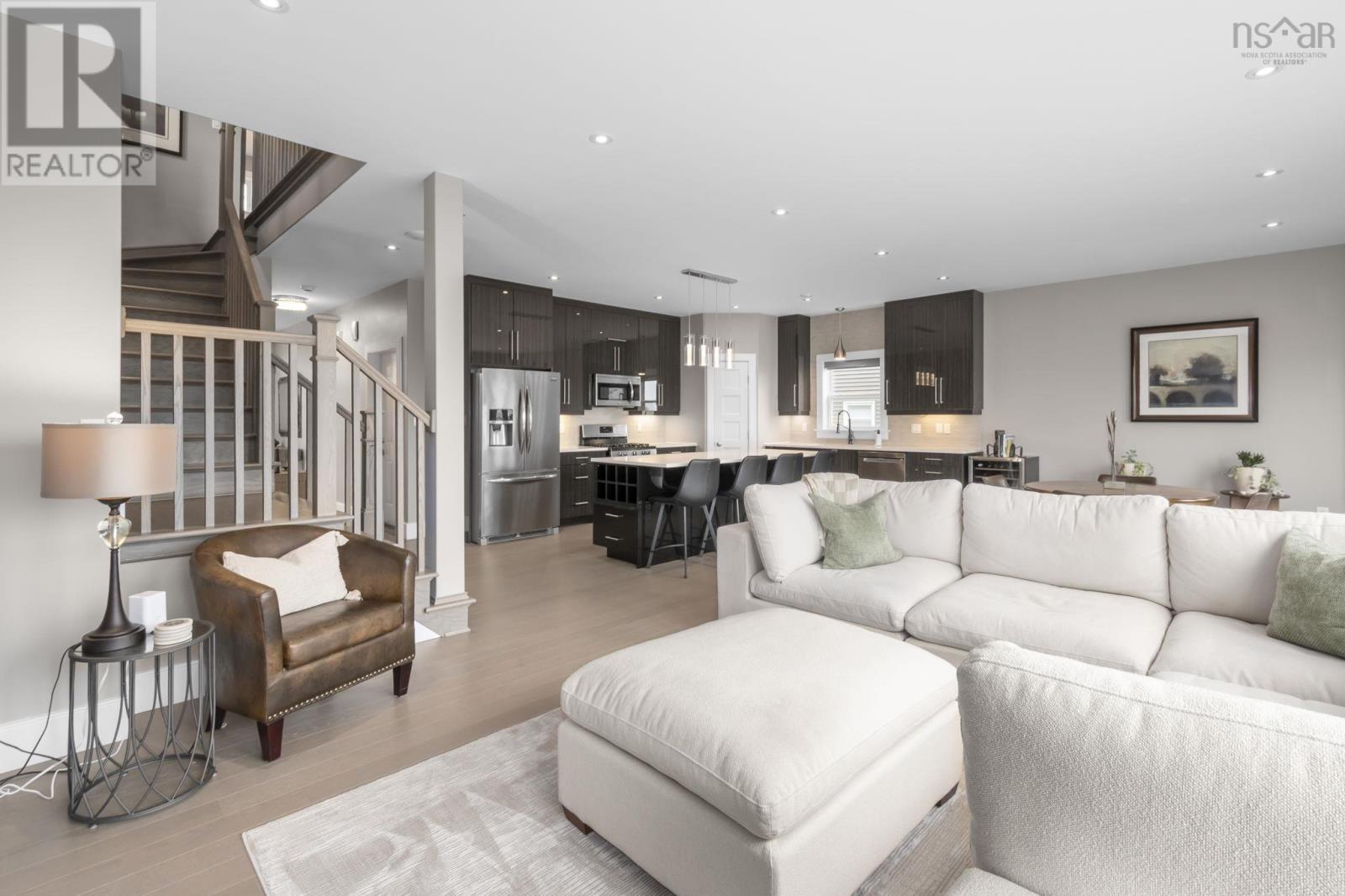 61 Maple Grove Avenue, Brunello Estates - 14