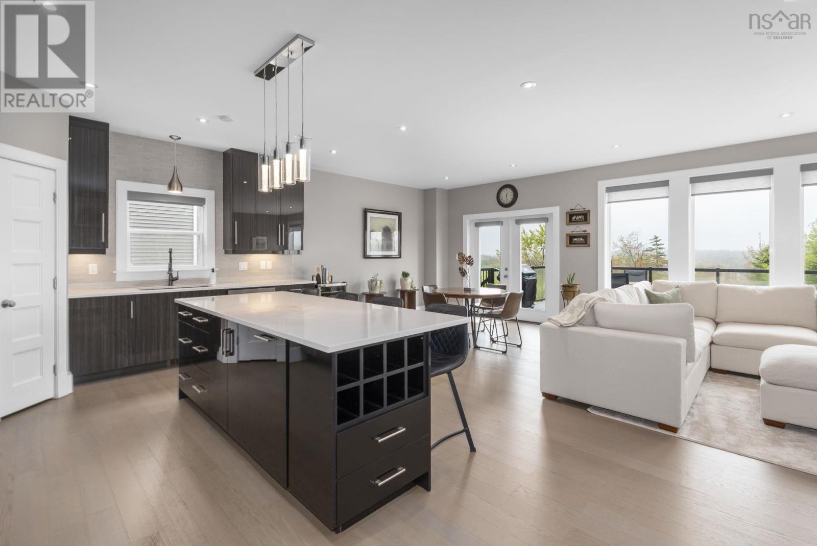 61 Maple Grove Avenue, Brunello Estates - 18