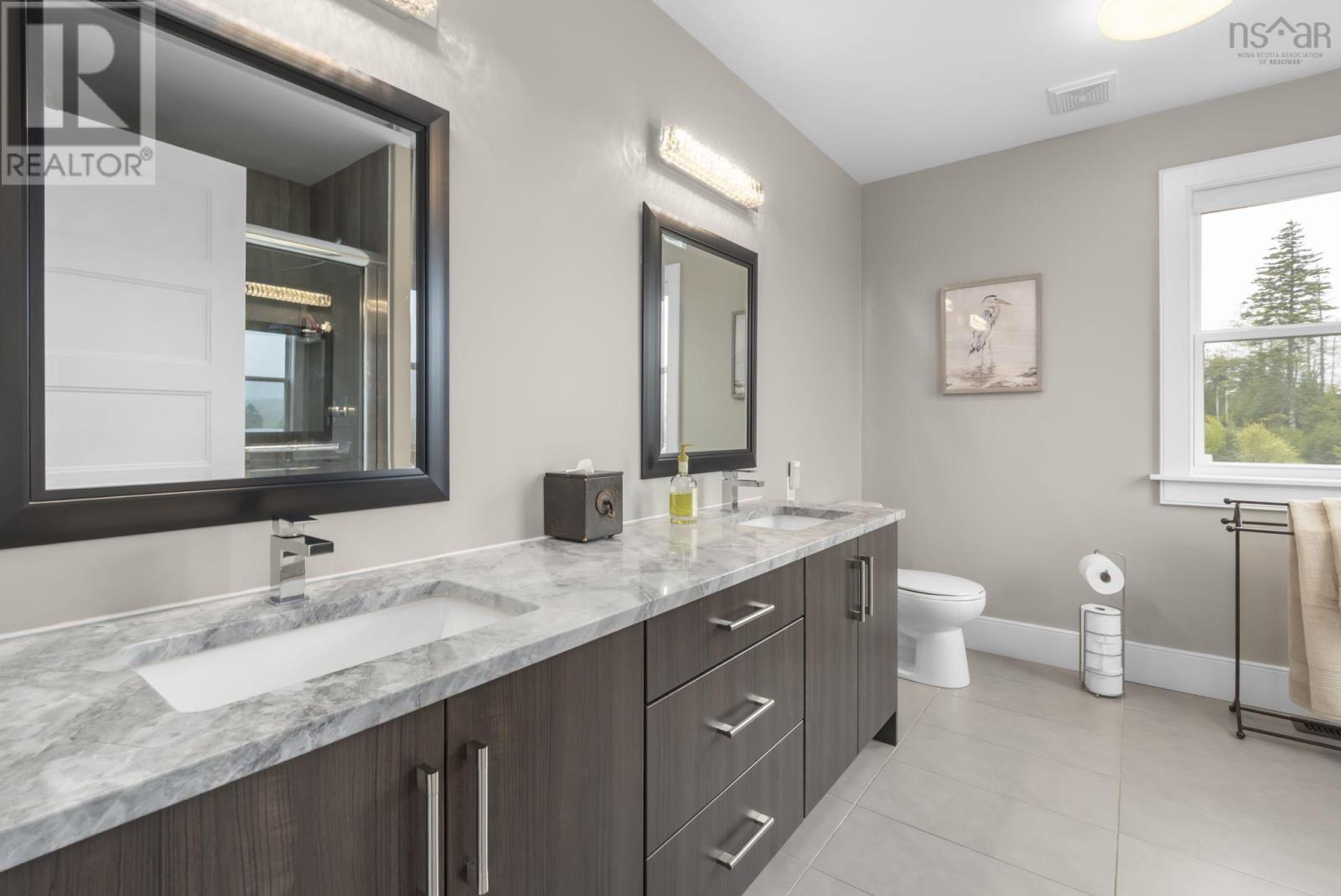 61 Maple Grove Avenue, Brunello Estates - 27