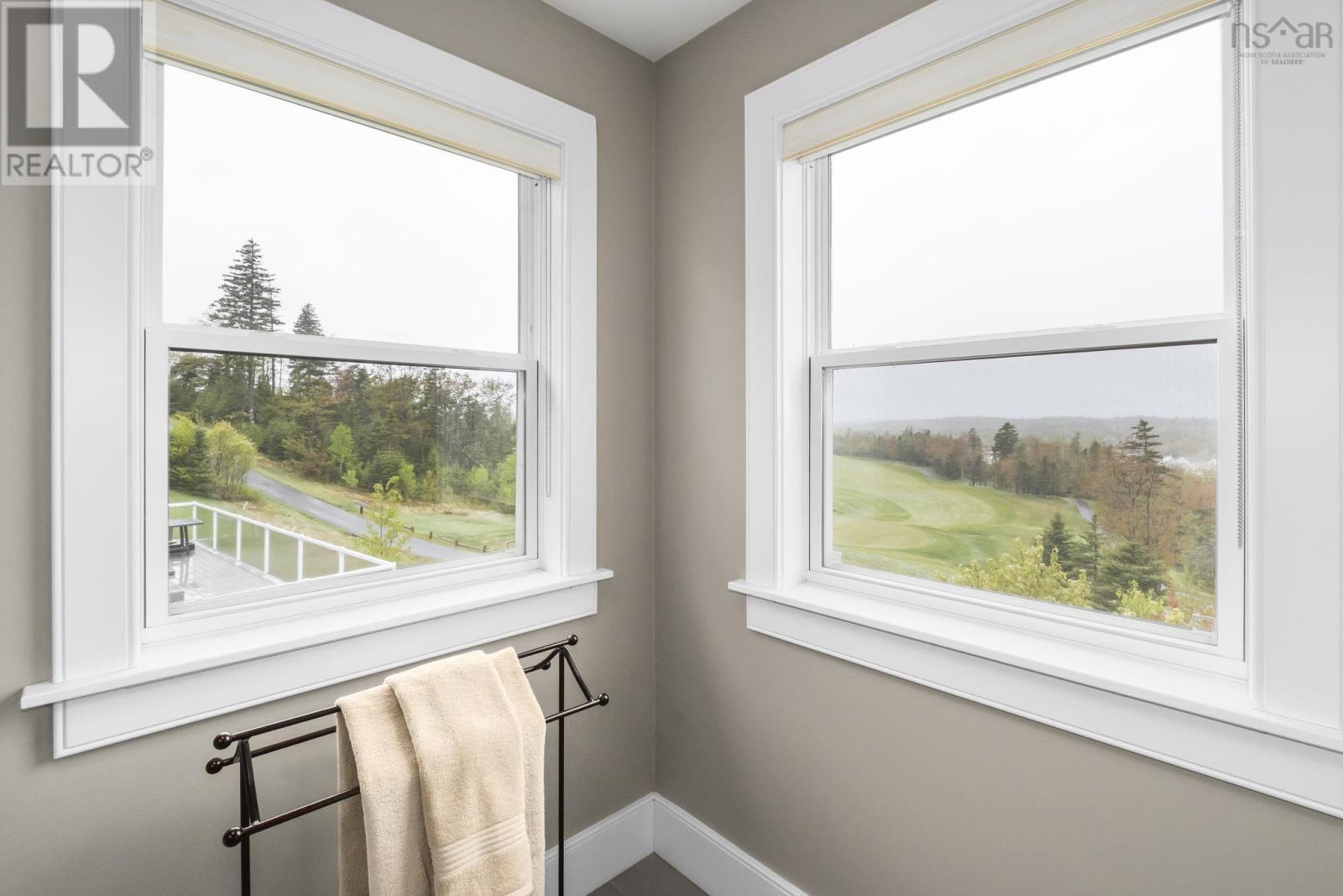 61 Maple Grove Avenue, Brunello Estates - 28