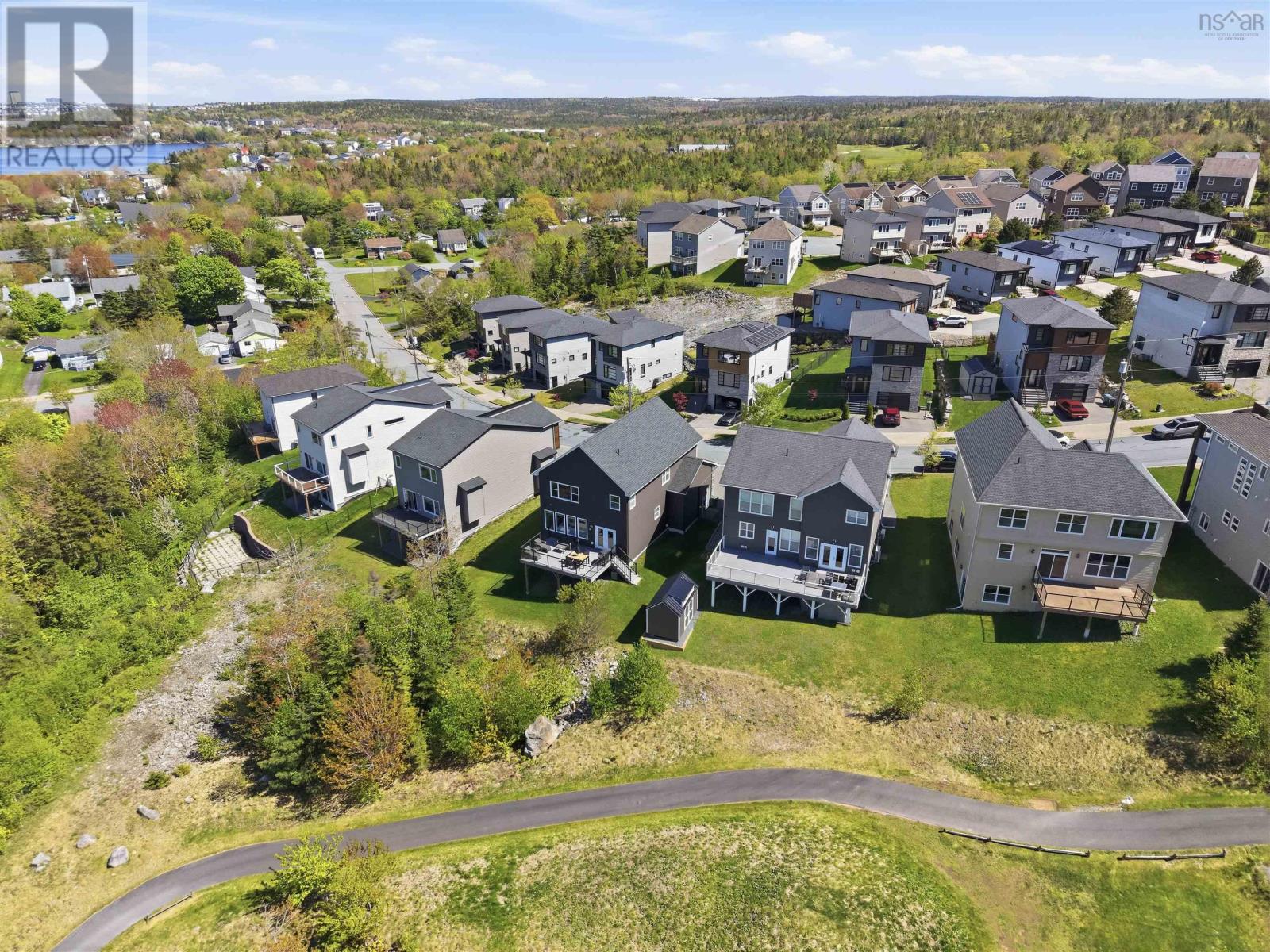 61 Maple Grove Avenue, Brunello Estates - 46