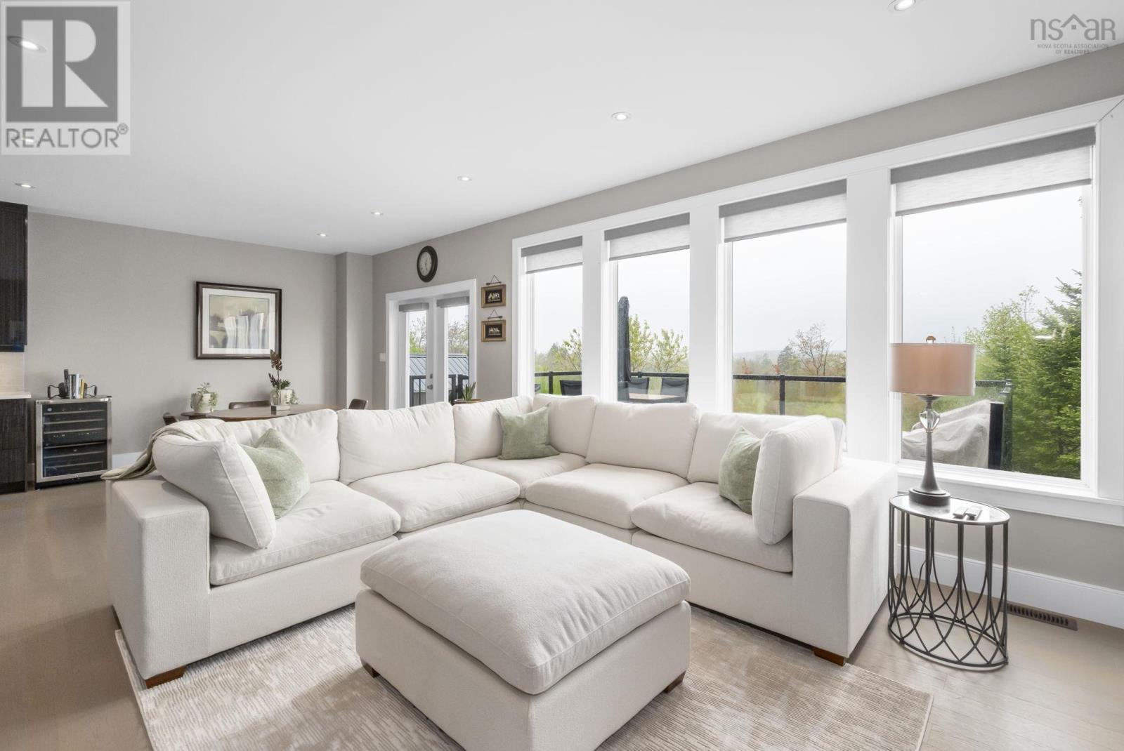 61 Maple Grove Avenue, Brunello Estates - 15