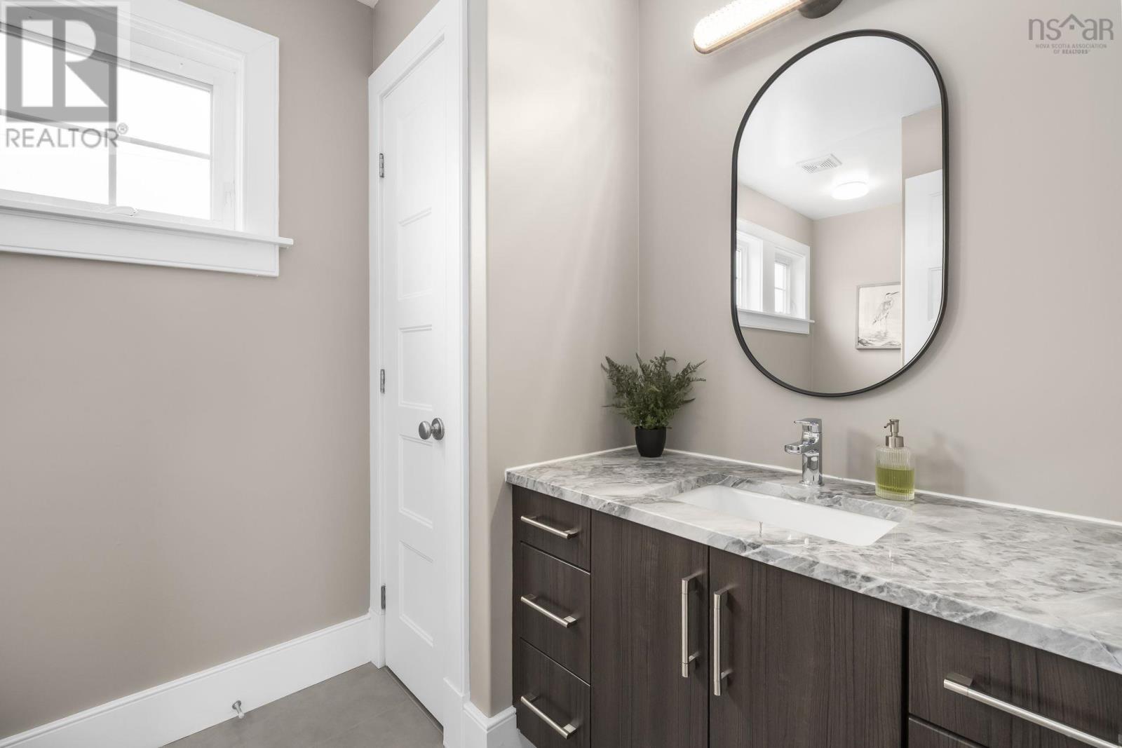 61 Maple Grove Avenue, Brunello Estates - 33
