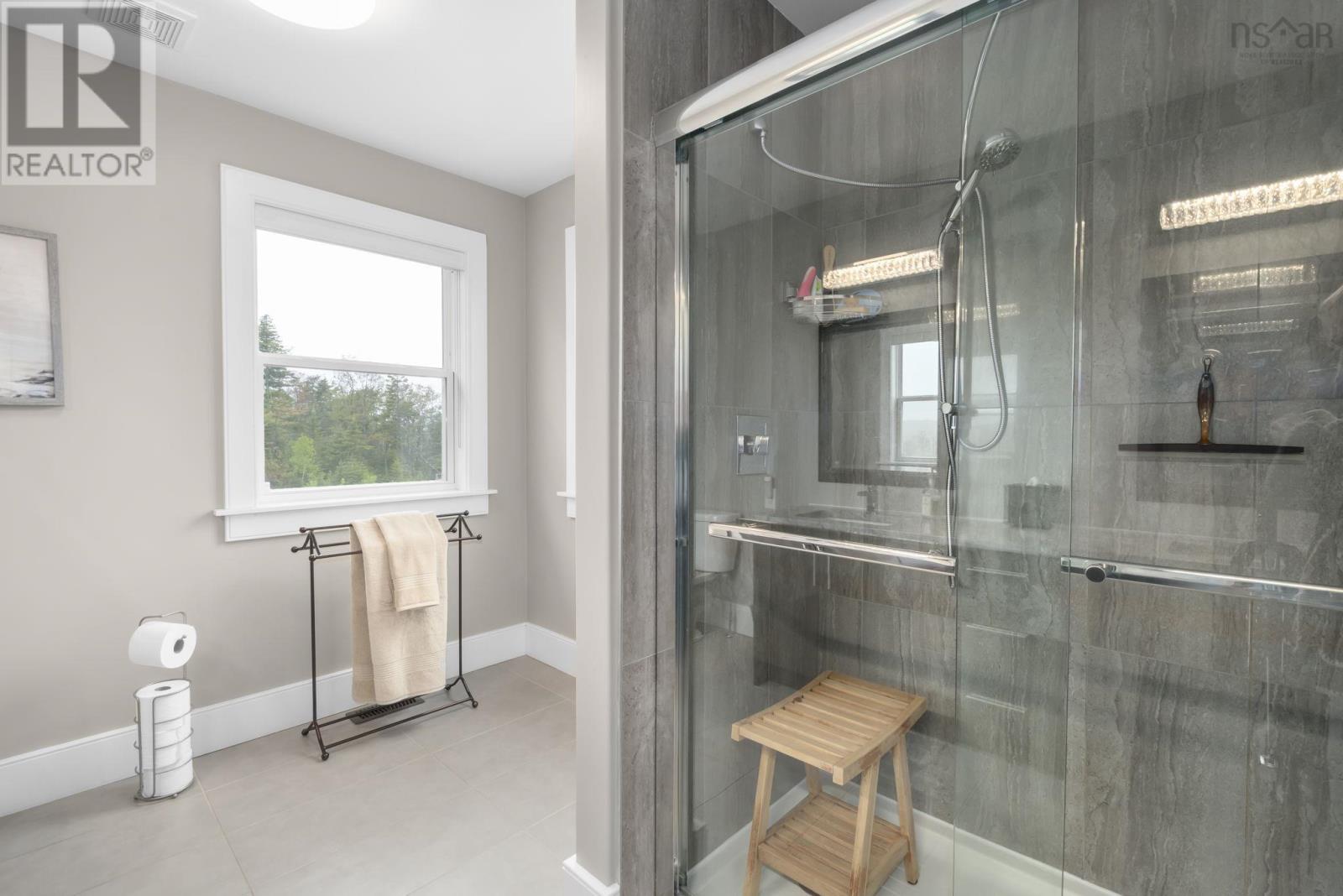 61 Maple Grove Avenue, Brunello Estates - 29