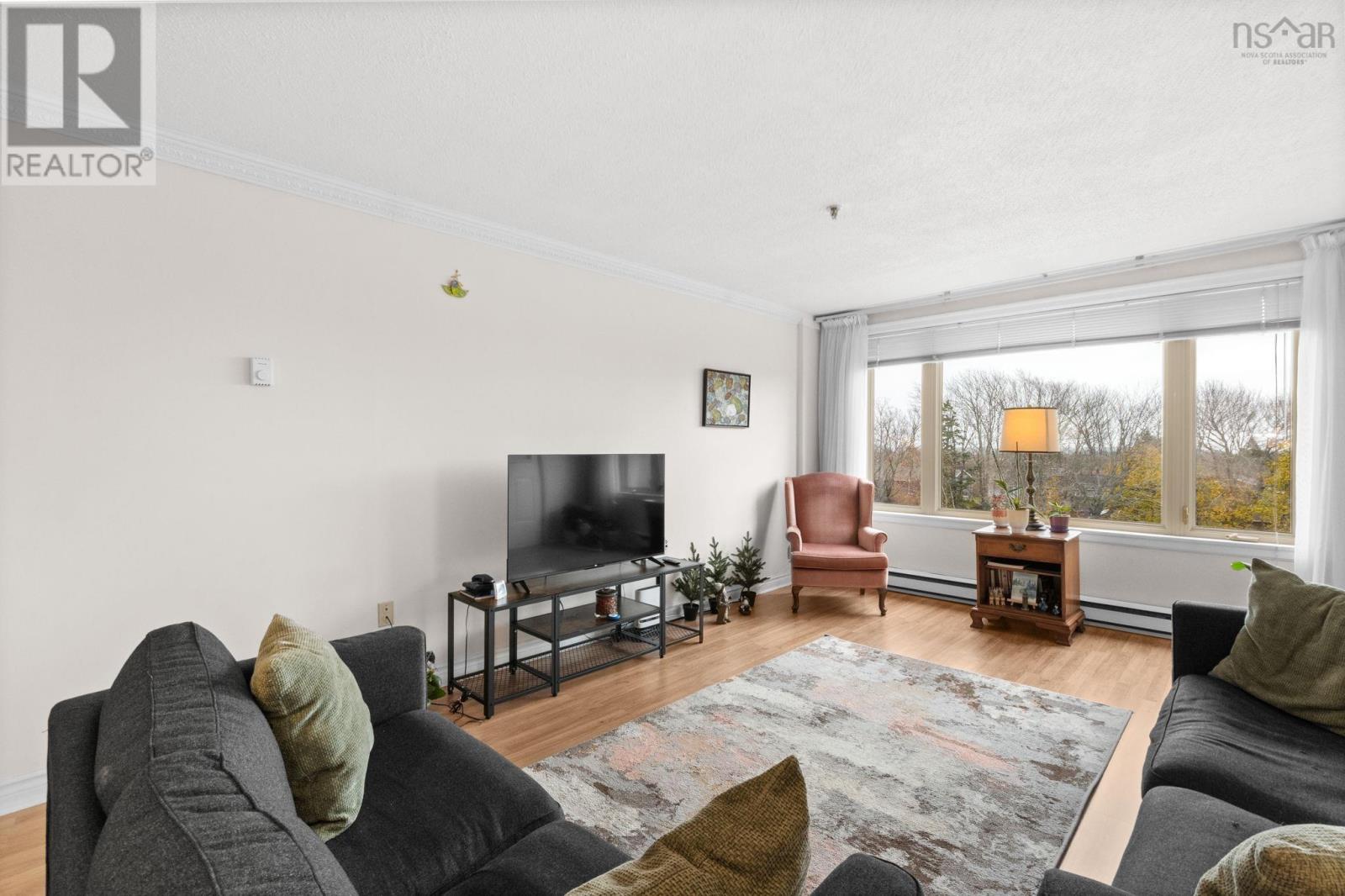 #403 64 Cumberland Drive - 12