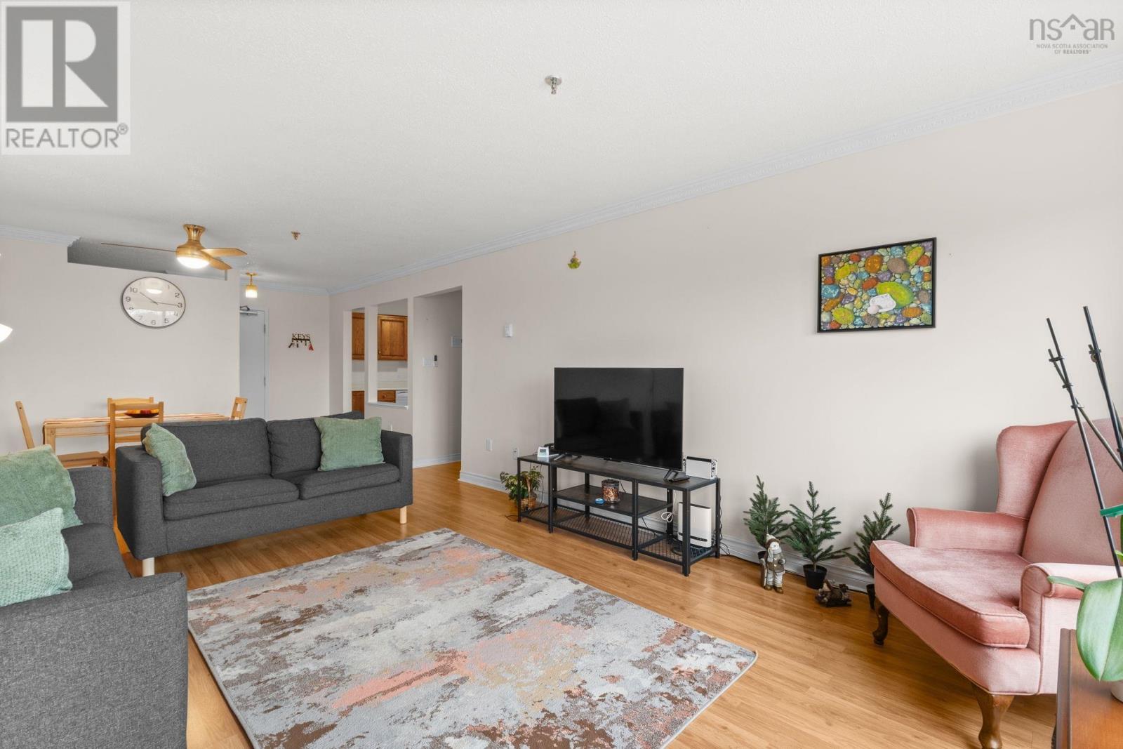 #403 64 Cumberland Drive - 13